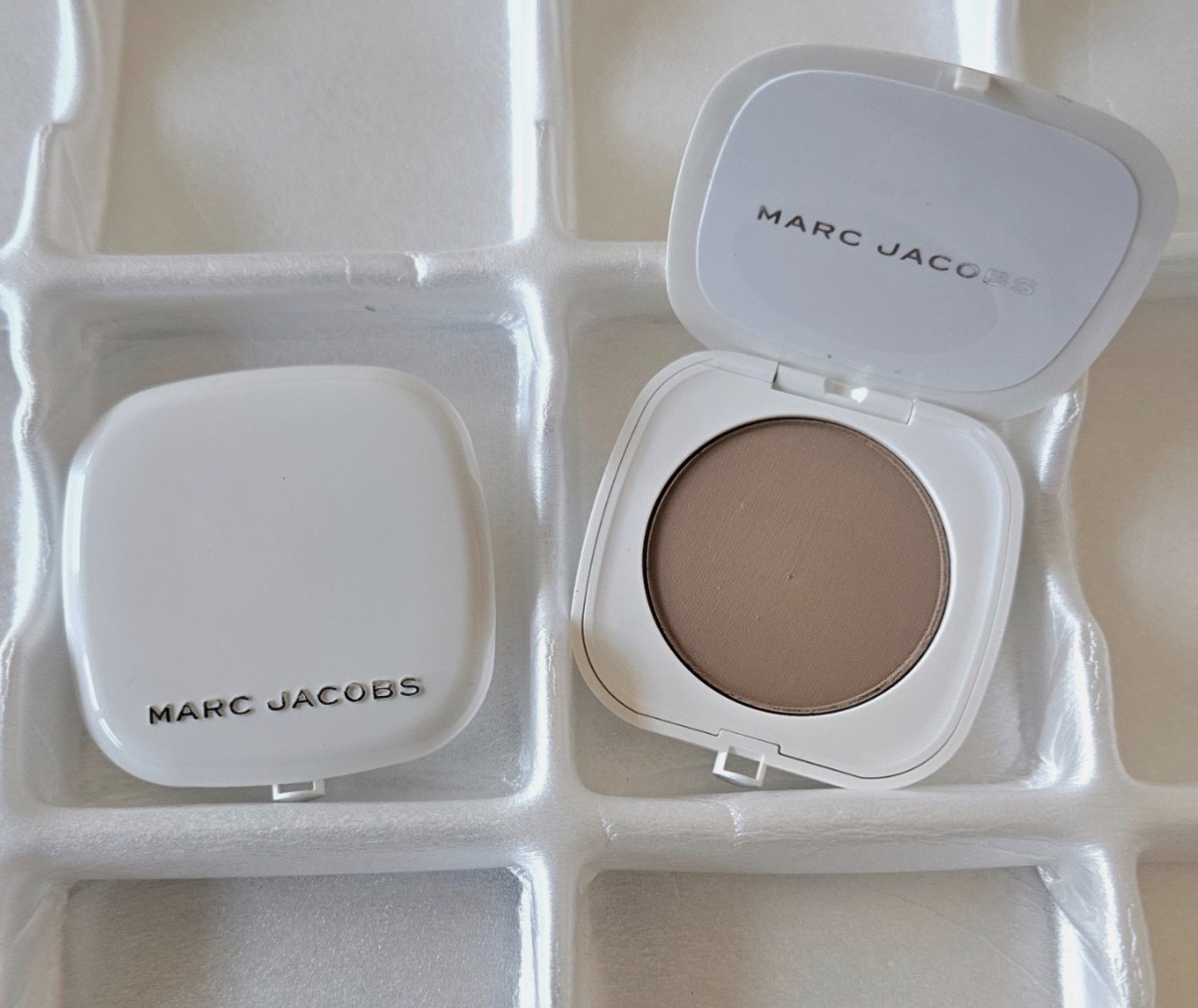 2X Marc Jacobs Omega Bronzer Coconut Perfect Tan #104 Tan-Tastic - travel (ZF4 2X Marc Jacobs Omega Bronzer Coconut Perfect Tan #104 Tan-Tastic - travel (ZF4