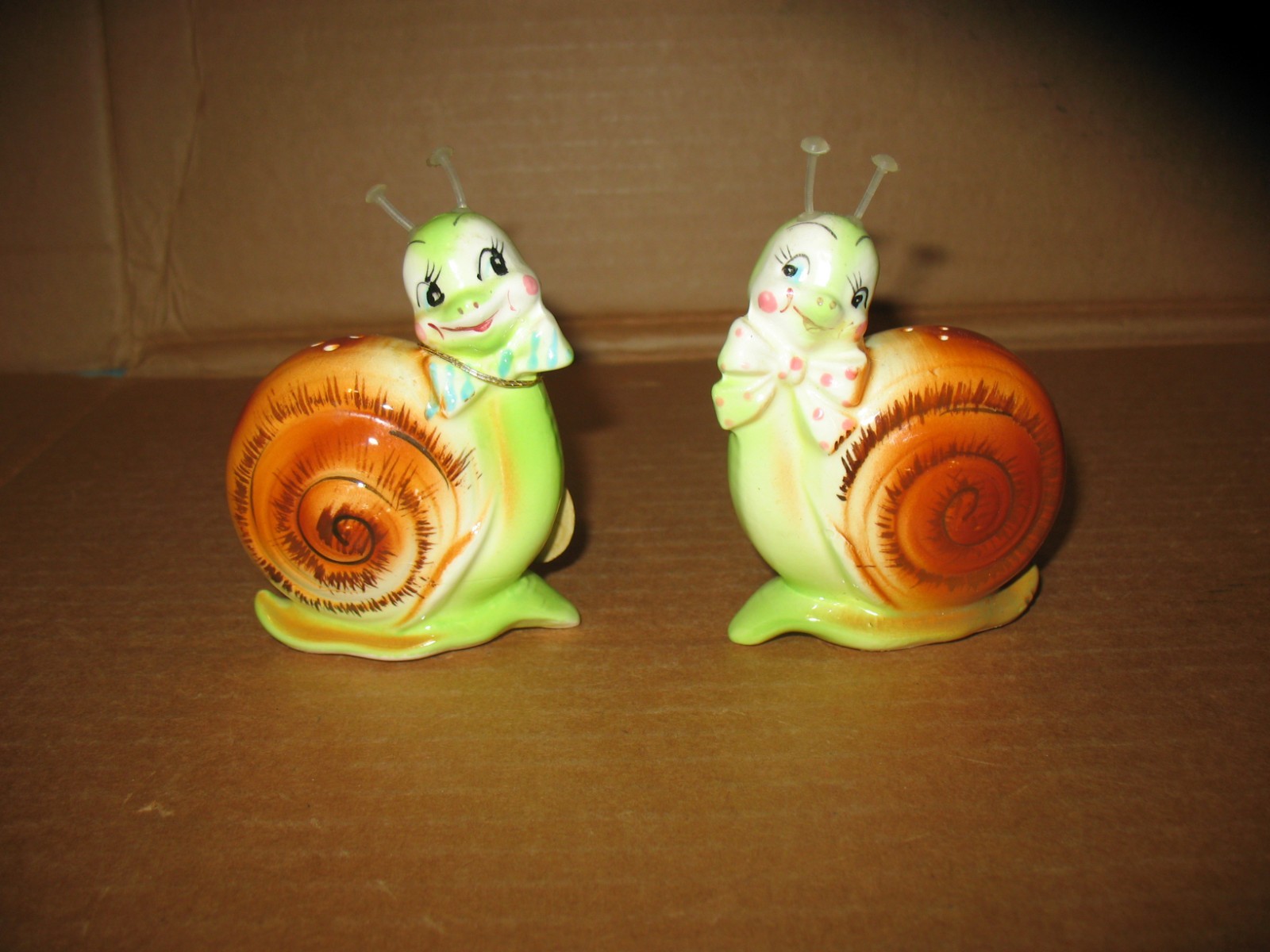 Vintage Enesco Japan Snappy the Snail Anthropomorphic Salt & Pepper Shaker Set Vintage Enesco Japan Snappy the Snail Anthropomorphic Salt & Pepper Shaker Set