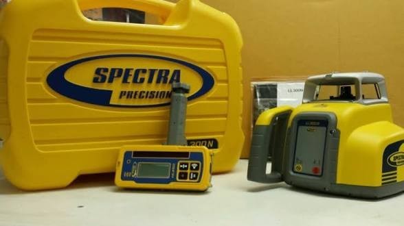 Trimble Spectra Precision LL300N Automatic Rotary Laser Level w/ HL450 Receiver 