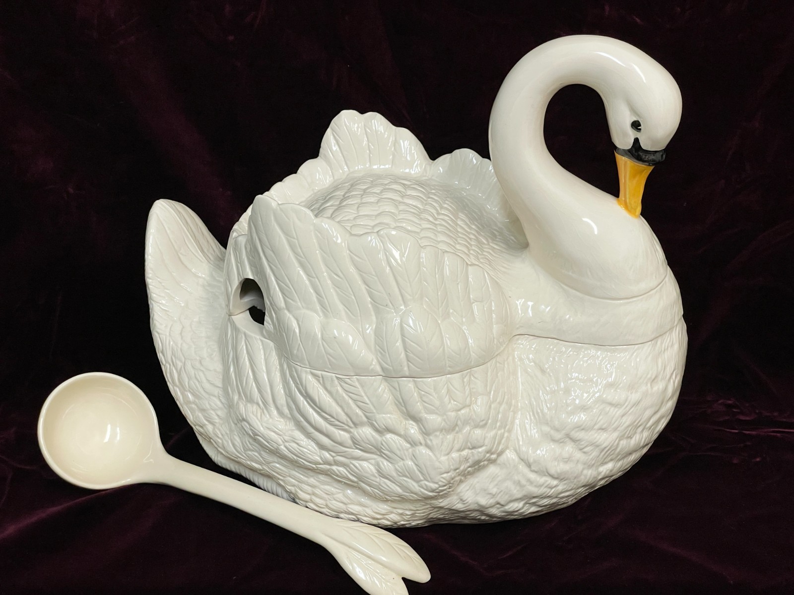 VTG White Ceramic Swan Soup Tureen+Ladle Large Cottagecore Holiday Centerpiece