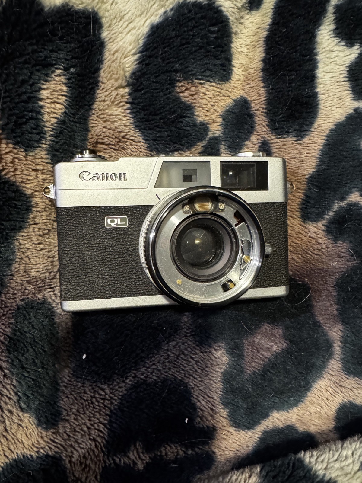Canon Canonet QL17 G-III 35mm Camera
