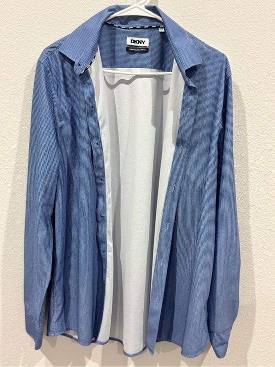 DKNY Men\'s Light Blue Micro-Pattern Button-Down Shirt DKNY Men\'s Light Blue Micro-Pattern Button-Down Shirt