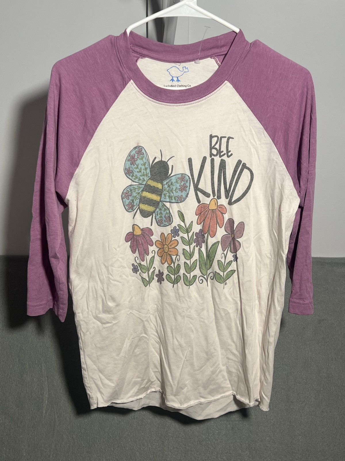 Luckybird Clothing Co. Women\'s Small S Bee Kind Raglan T-Shirt 3/4 Sleeve Purple Luckybird Clothing Co. Women\'s Small S Bee Kind Raglan T-Shirt 3/4 Sleeve Purple
