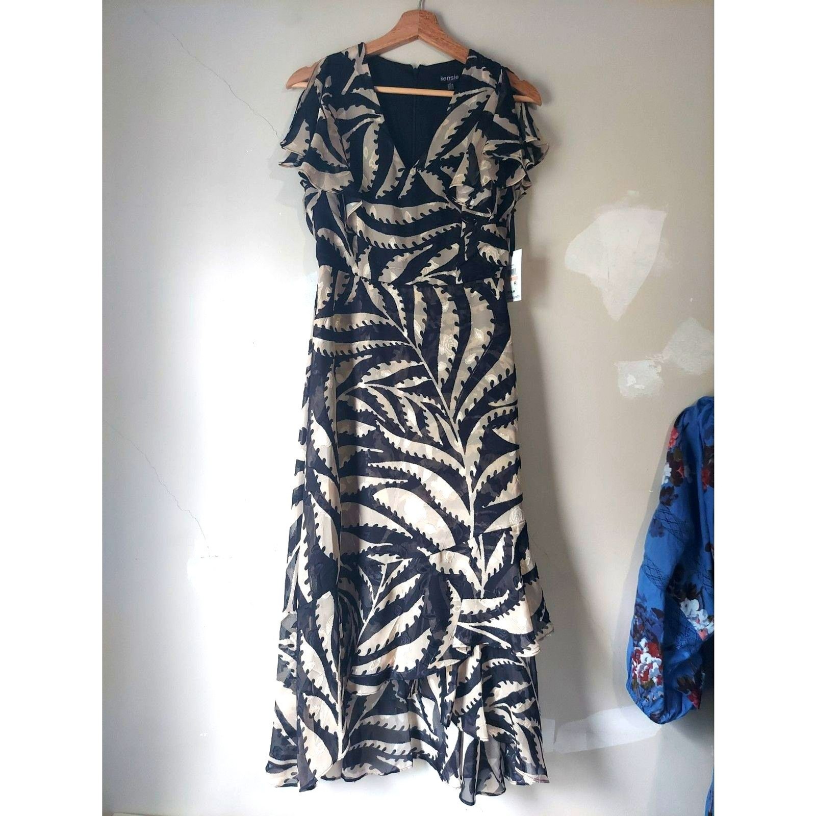 NWT Kensie Dress Ruffles Botanical Black & Cream Sheer Layered Maxi Dress Sz 2 NWT Kensie Dress Ruffles Botanical Black & Cream Sheer Layered Maxi Dress Sz 2