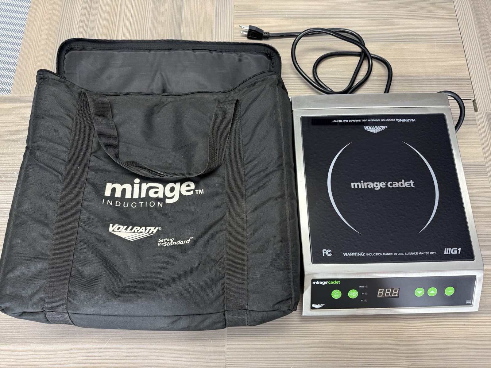 VOLLRATH 59300 Mirage Cadet Countertop Induction Range 1800 Watts W/Travel Bag VOLLRATH 59300 Mirage Cadet Countertop Induction Range 1800 Watts W/Travel Bag