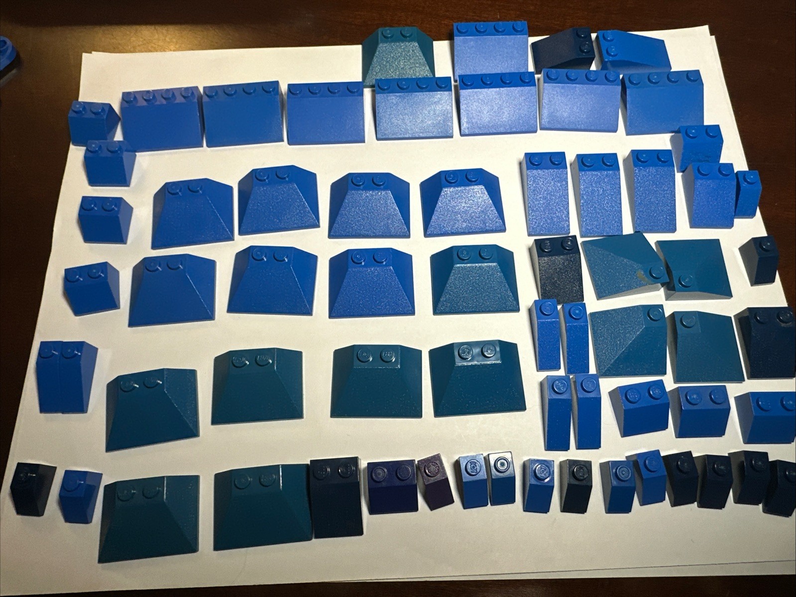 Huge LEGO BULK LOT OF BLUE ROOF SLOPES 33° 3X1 3X2 3X4 Great For MOC Fun
