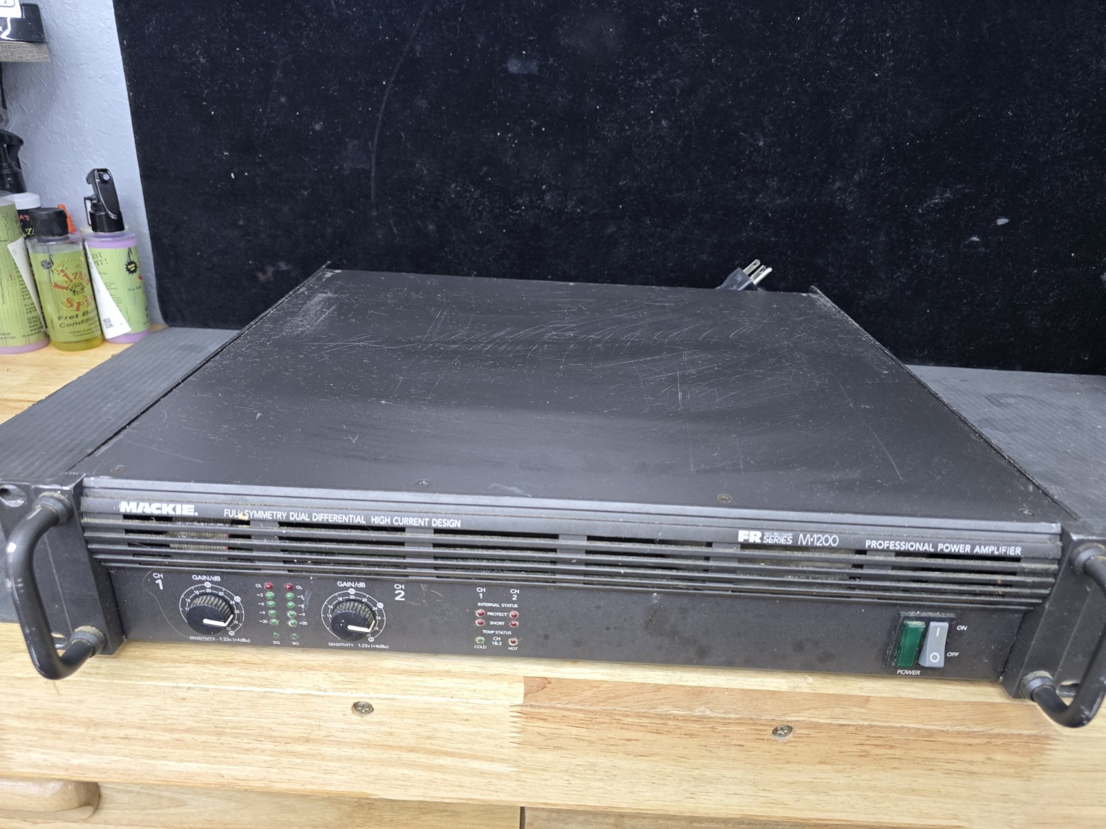 Mackie M-1200 FR Series 2-Channel Power Amplifier 