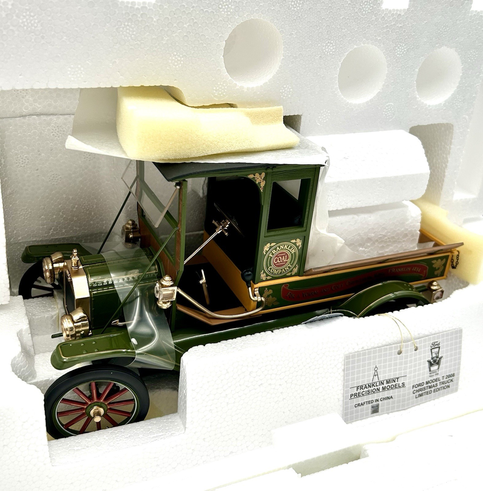 FRANKLIN MINT DIECAST 2008 FORD MODEL T CHRISTMAS TRUCK- LIMITED ED.  NEW IN BOX