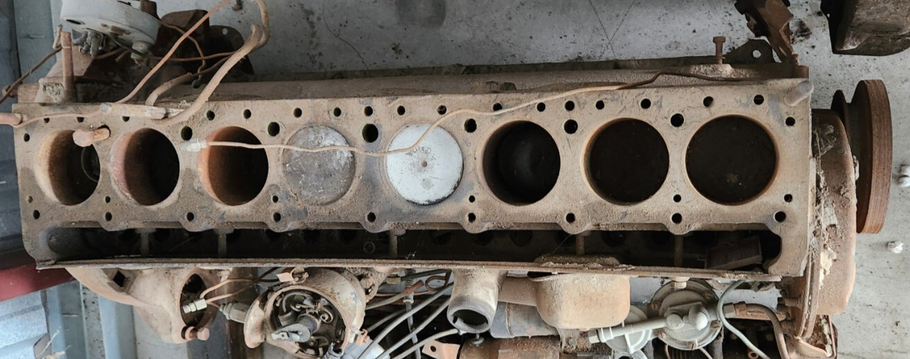 1937 Buick Inline 8 248 engine in good condition, easy restoration, no shipping.