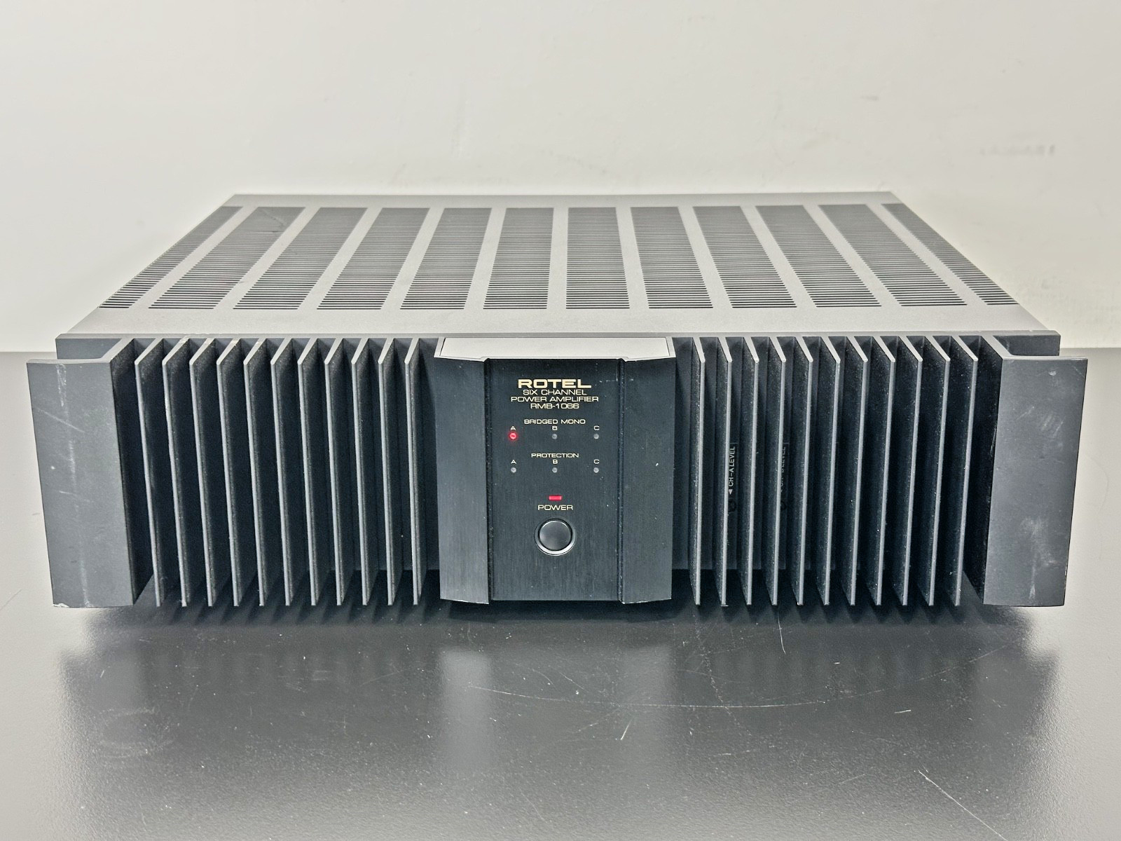 Rotel RMB-1066 Six-Channel Class A/B Power Amplifier 60W Per Channel Working