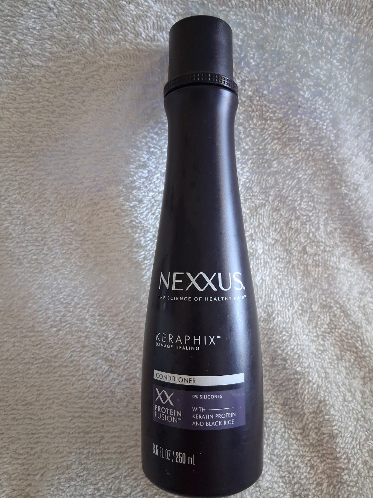 Nexxus Keraphix Conditioner 8.5 ounce Brand New Nexxus Keraphix Conditioner 8.5 ounce Brand New