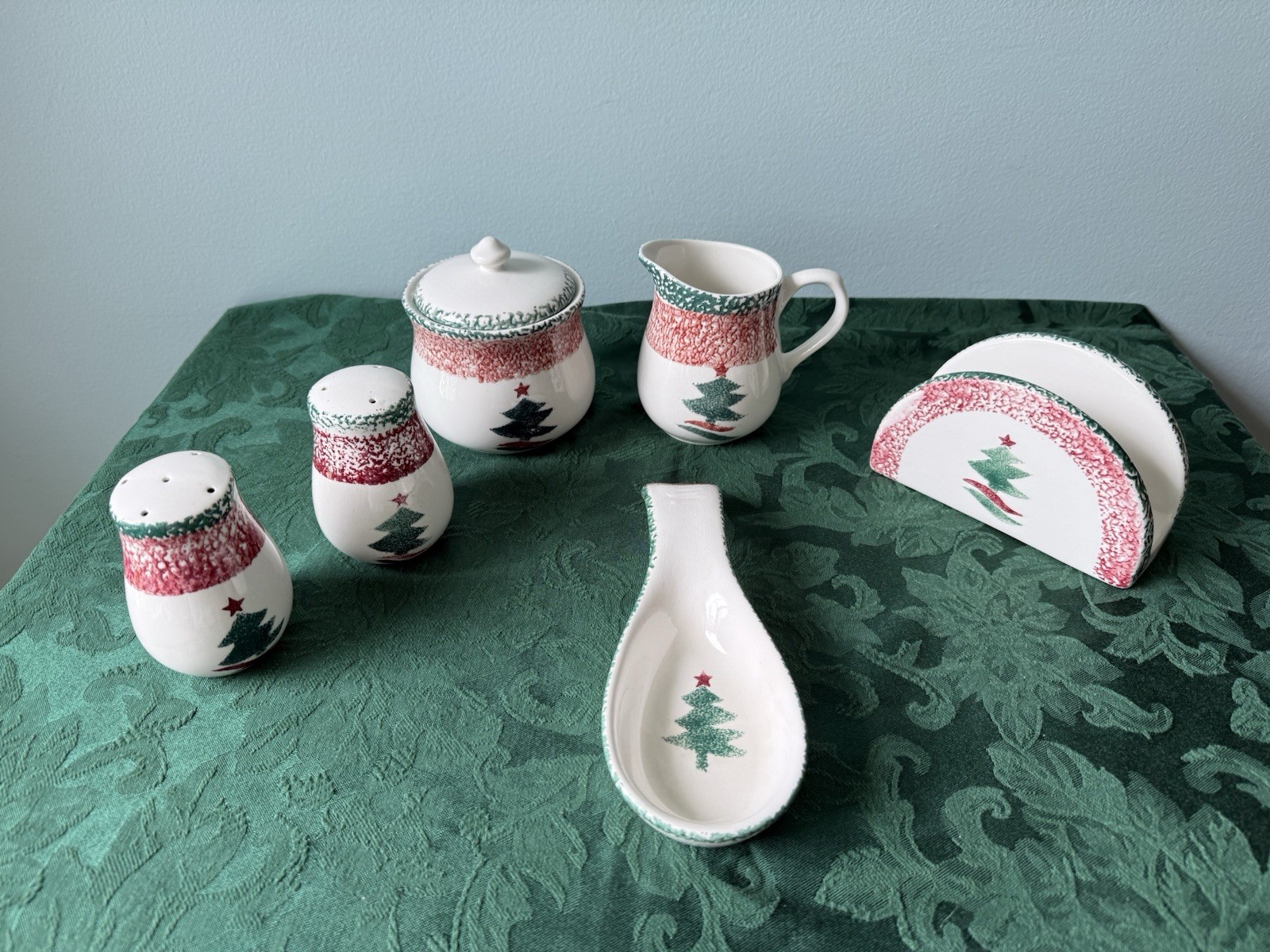 Gibson Christmas Stoneware Sponge Painted 5 Piece Set-S/P Napkin, Cream/Sugar SP