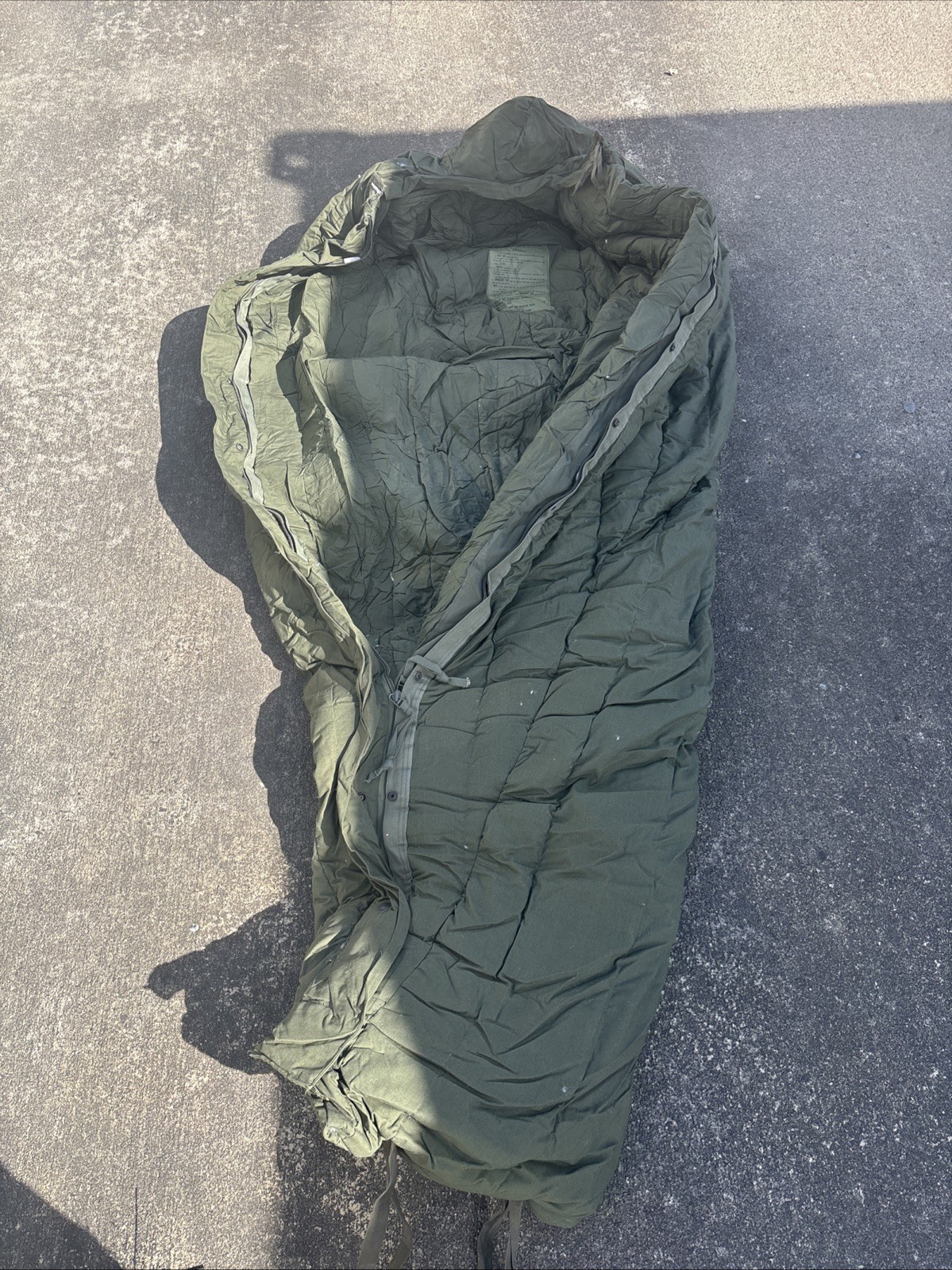 New U.S Military Extreme Cold Weather Sleeping Bag Poly/Down 8465-01-033-8057 New U.S Military Extreme Cold Weather Sleeping Bag Poly/Down 8465-01-033-8057