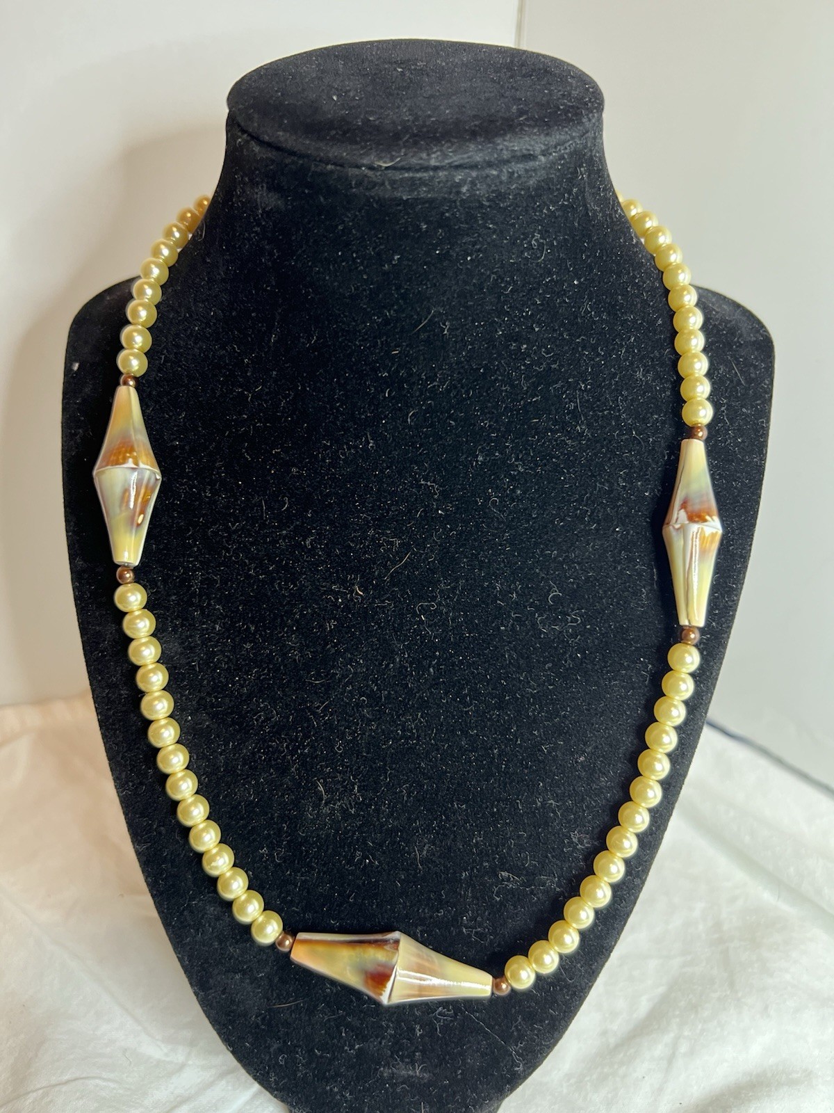 Beautiful Vintage 925 Faux Pearl Necklace 9 Inches Long