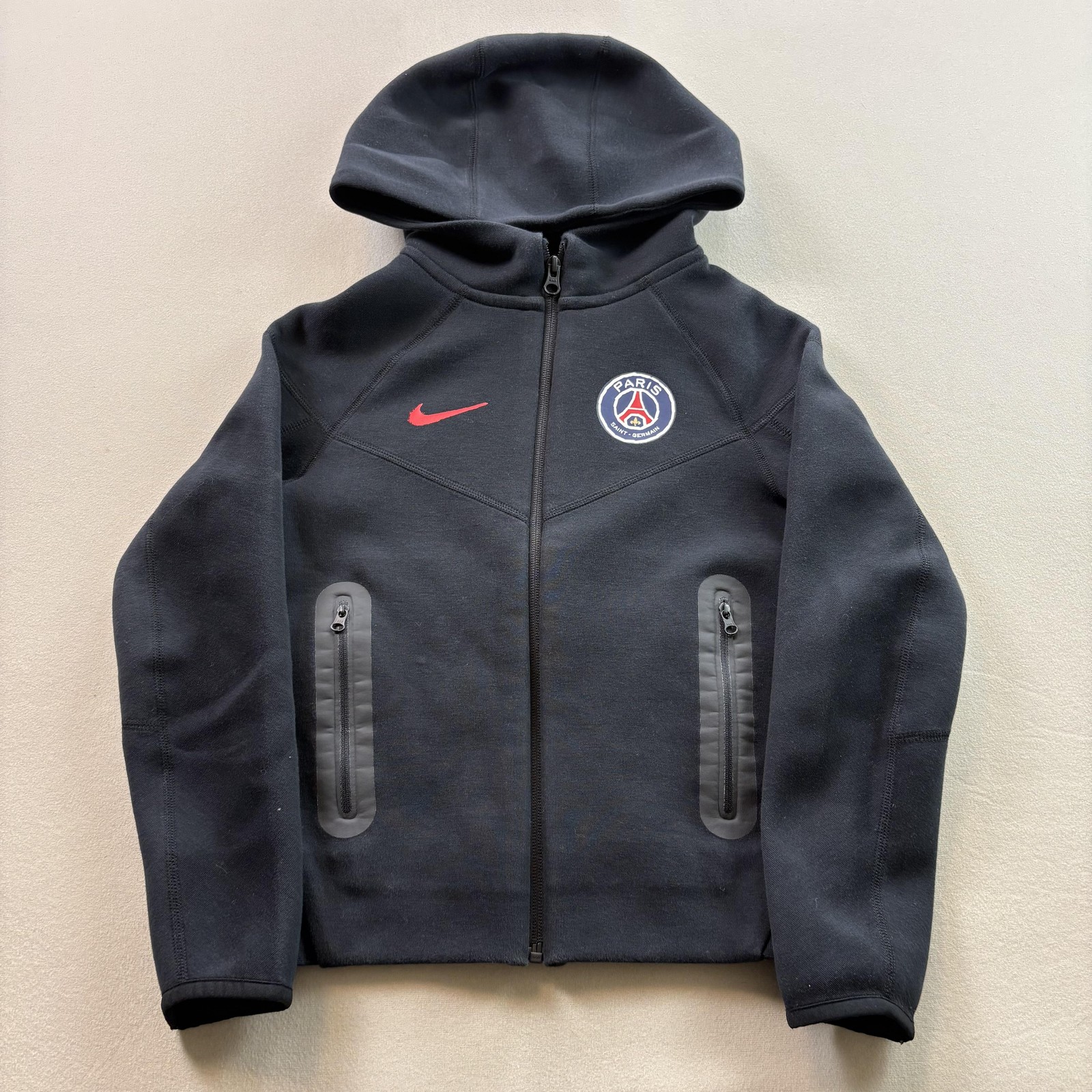 Nike Paris Saint-Germain Hoodie Sweatshirt Youth Small Black Tech Fleece PSG Zip Nike Paris Saint-Germain Hoodie Sweatshirt Youth Small Black Tech Fleece PSG Zip