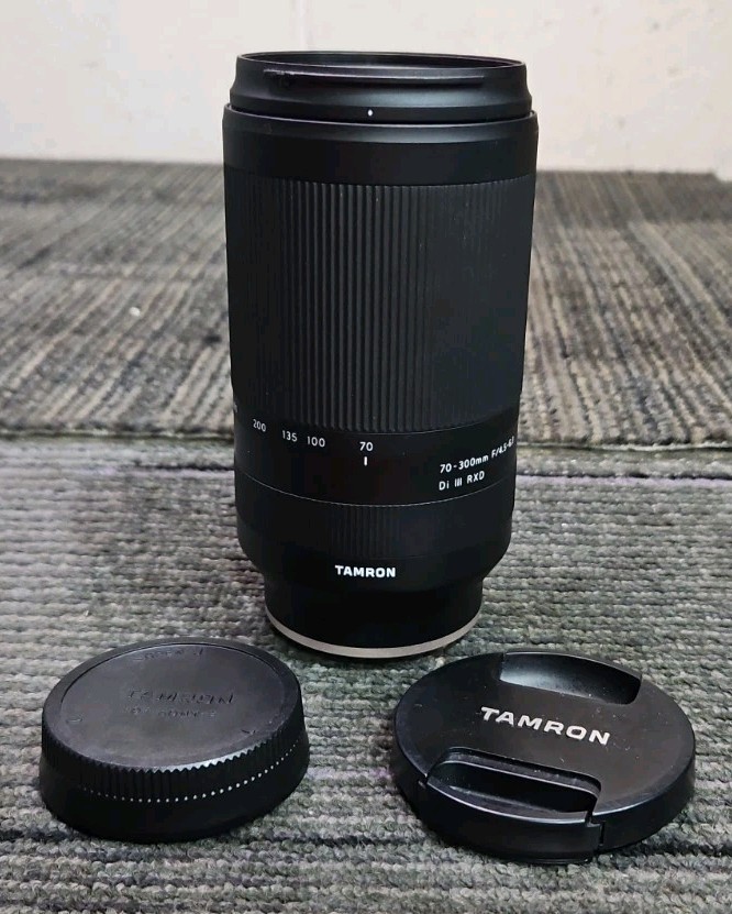 Tamron 70-300mm F/4.5-6.3 Di III RXD Lens with Lens Caps