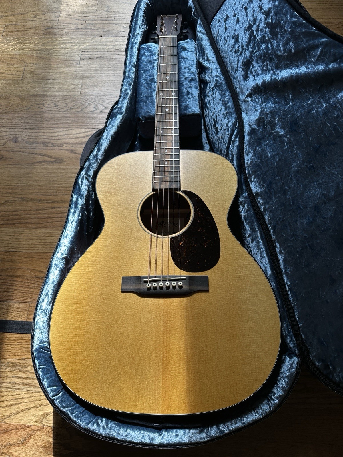 Martin Road Series 000-10E Retro 6-String Acoustic Guitar w/ Gig Bag