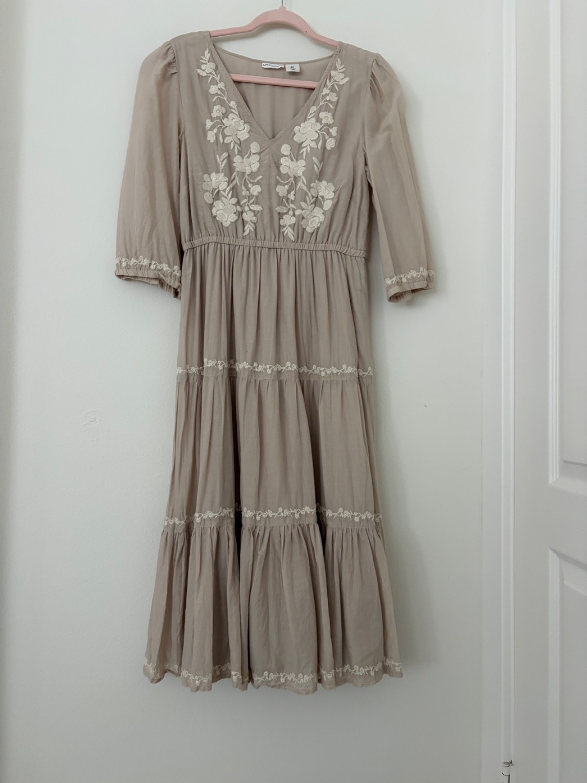 Lucky Brand Beige Floral Embroidered V-Neck 3/4 Sleeve Midi Dress Size S