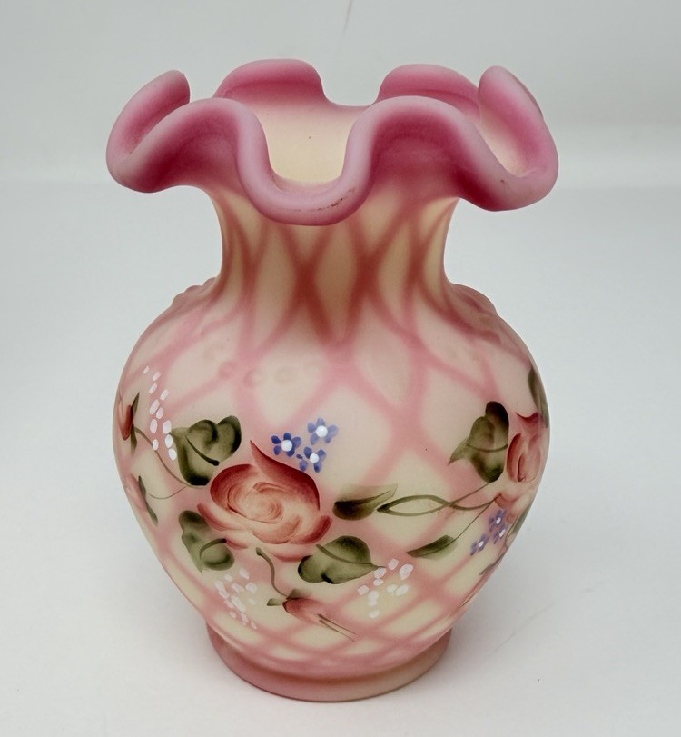 Fenton Burmese Diamond Optic Rose Trellis Sm Bud Vase Hand Painted Bill Fenton Fenton Burmese Diamond Optic Rose Trellis Sm Bud Vase Hand Painted Bill Fenton
