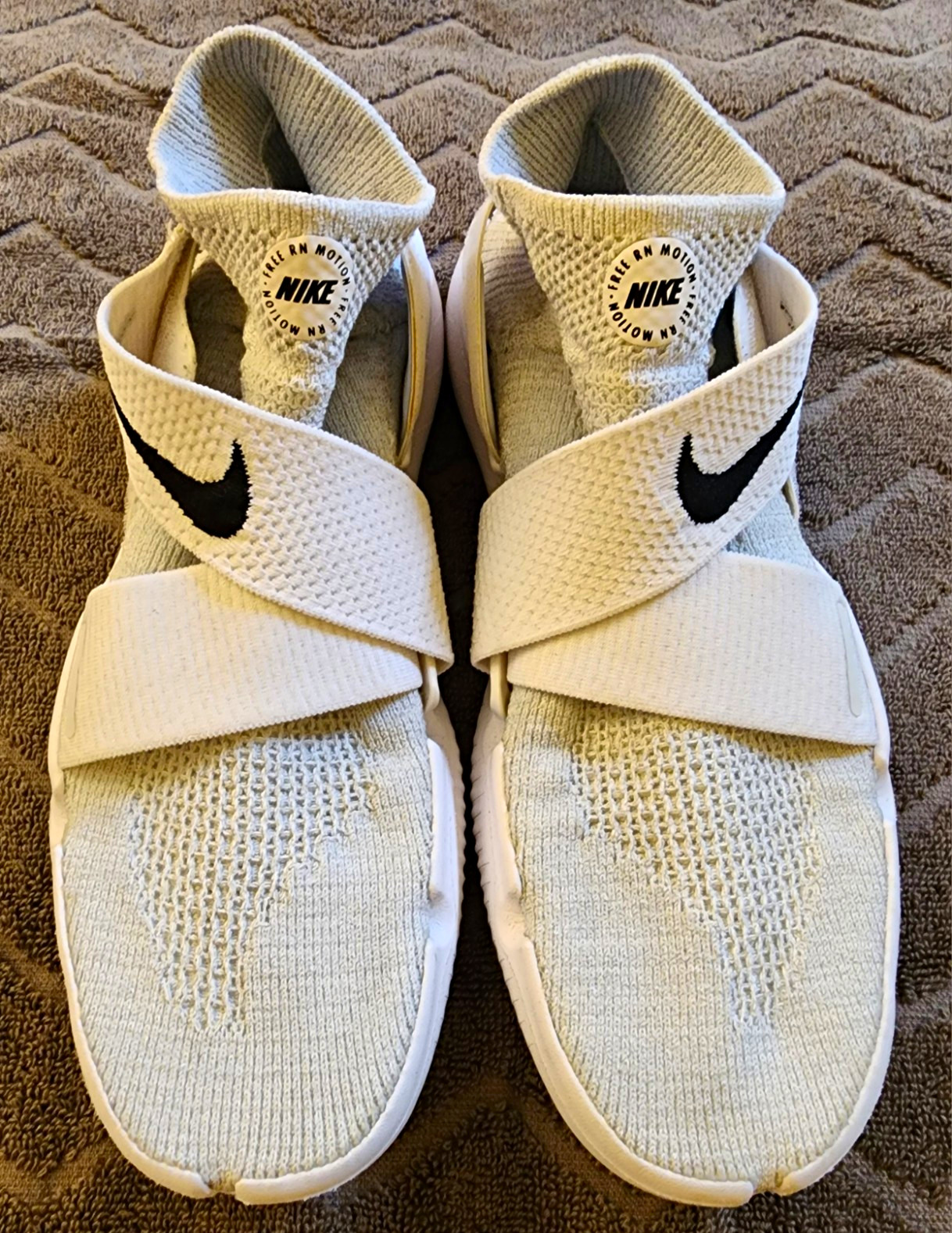 Nike Free RN Motion Flyknit 2018 - Women\'s US 10.5 / EUR 42.5 Nike Free RN Motion Flyknit 2018 - Women\'s US 10.5 / EUR 42.5