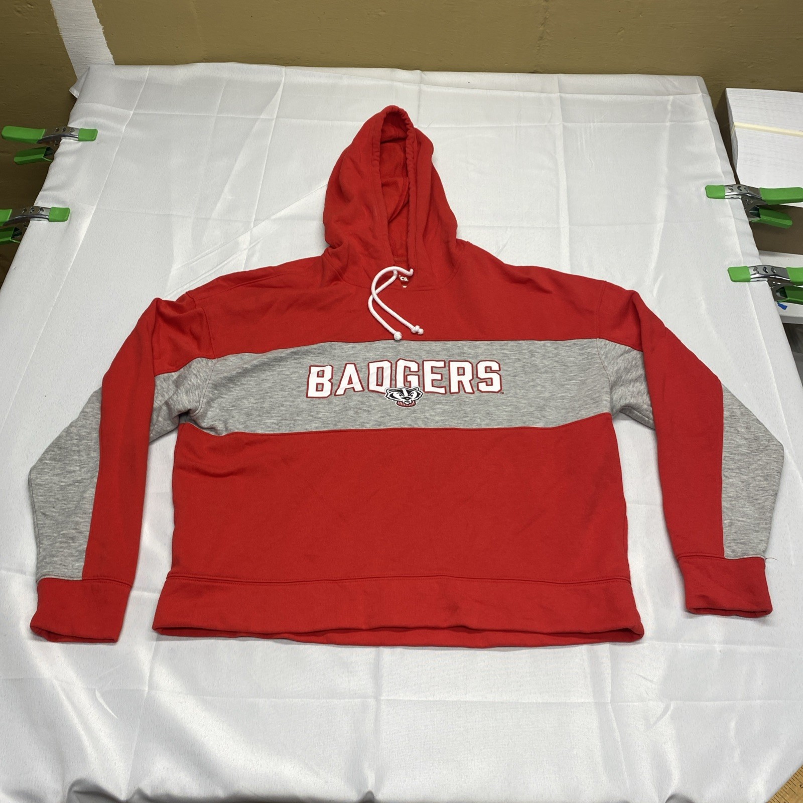 Fanatics Wisconsin Badgers Hoodie Size Large Red Gray Pullover Sweatshirt Fanatics Wisconsin Badgers Hoodie Size Large Red Gray Pullover Sweatshirt