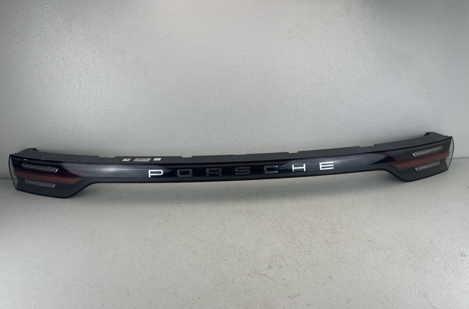 2019-2023 Porsche Cayenne LED Rear Center Tail Light OEM 9Y0945081J