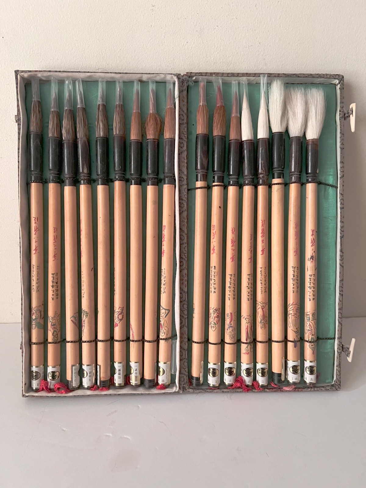 Vintage Chinese Calligraphy 17 Brushe Green fabric Case Excellent