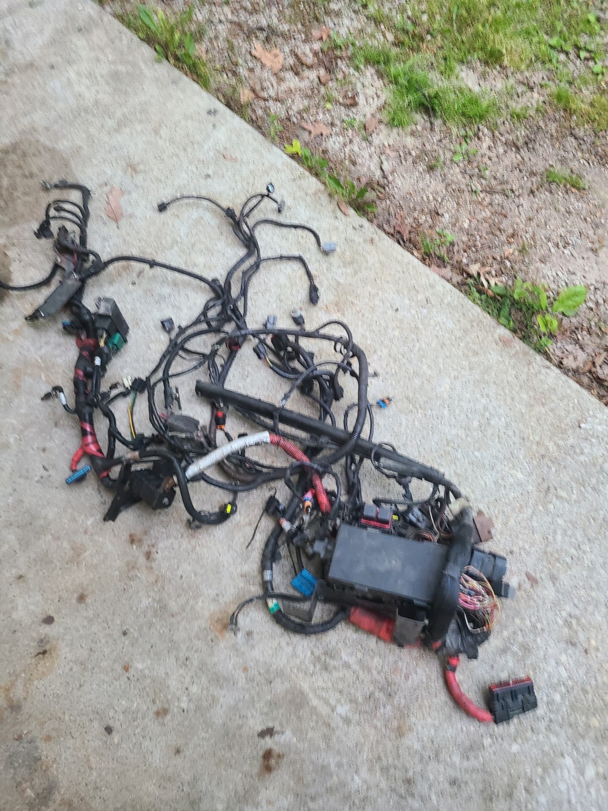 99-02 Ford Excursion F250 F350 7.3 Engine  Wiring Harness Distribution Box Read