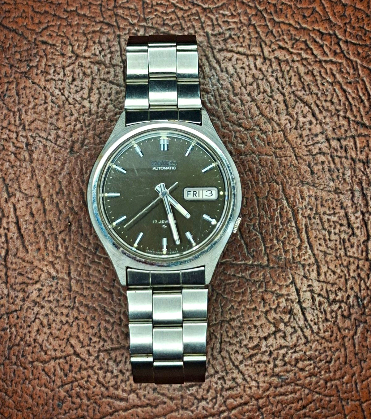 Seiko 5 Unisex Automatic 17 Jewels Day/Date Gray Dial SS Bracelet 38mm 70s Seiko 5 Unisex Automatic 17 Jewels Day/Date Gray Dial SS Bracelet 38mm 70s