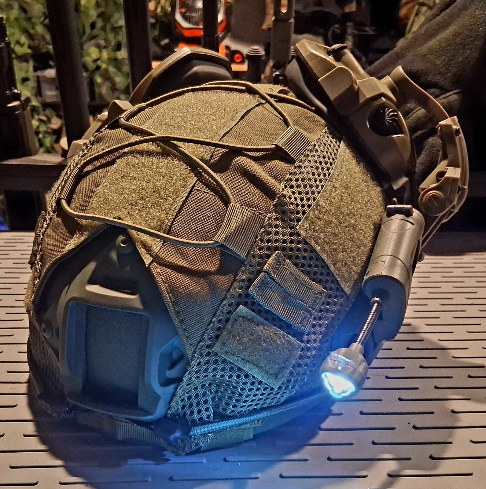 NIJ LEVEL IIIA TACTICAL HELMET UHMWPE NAV LIGHT WALKERS 22NRR OD GREEN NIJ LEVEL IIIA TACTICAL HELMET UHMWPE NAV LIGHT WALKERS 22NRR OD GREEN