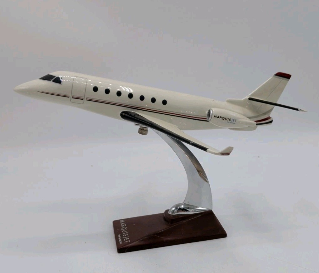 MARQUIS JET G-200 GULFSTREAM AIRPLANE MODEL AWARD TO NETJET PILOTS