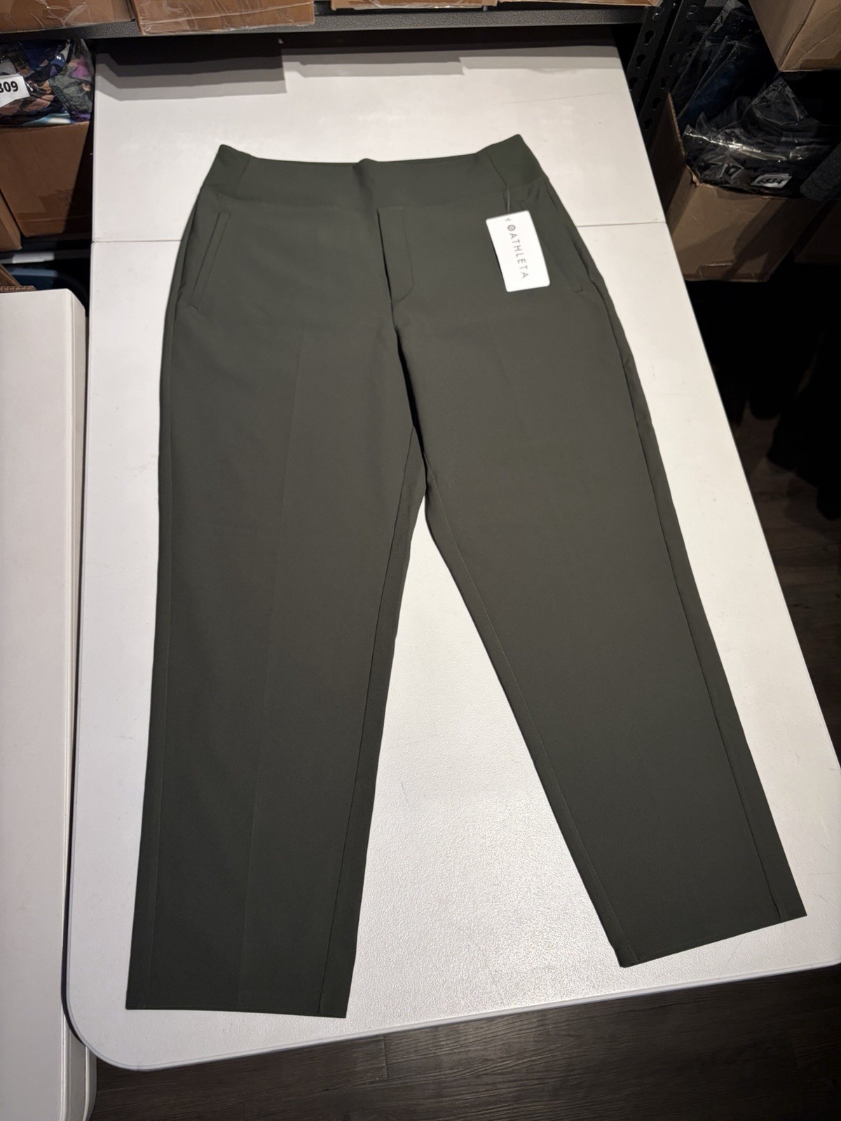 New Athleta Pants Women’s 14 Green  Endless Gym Yoga 28” Inseam