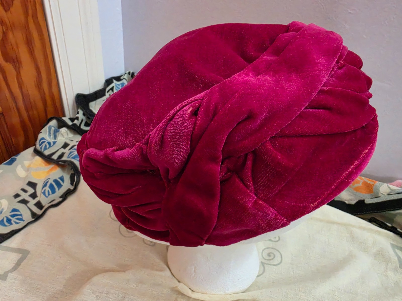 Gorgeous FUCHSIA VELVET Antique EDWARDIAN Woman\'s Hat Victorian Vintage