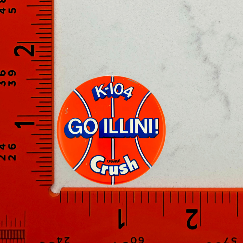 Retro Univeristy of Illinois Pin Back Button