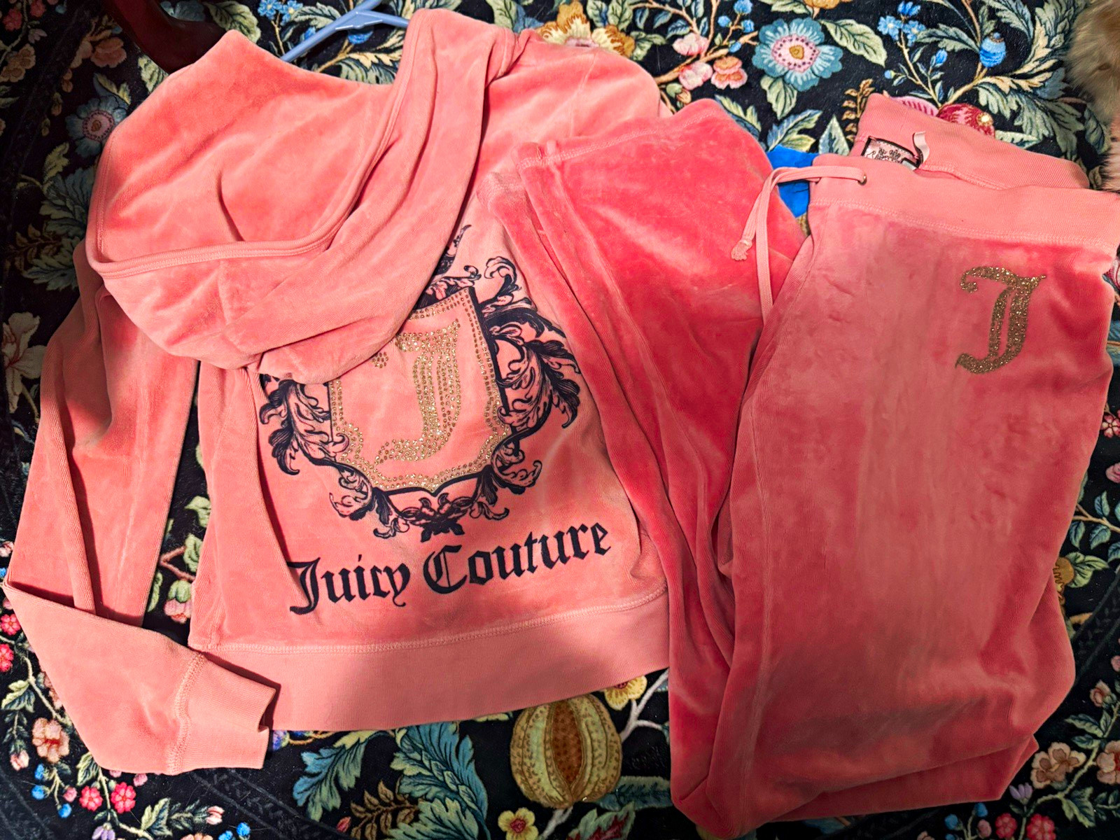 Vintage Juicy Couture Pink Velour 2-Piece Tracksuit Track Jacket & Pants Size S Vintage Juicy Couture Pink Velour 2-Piece Tracksuit Track Jacket & Pants Size S