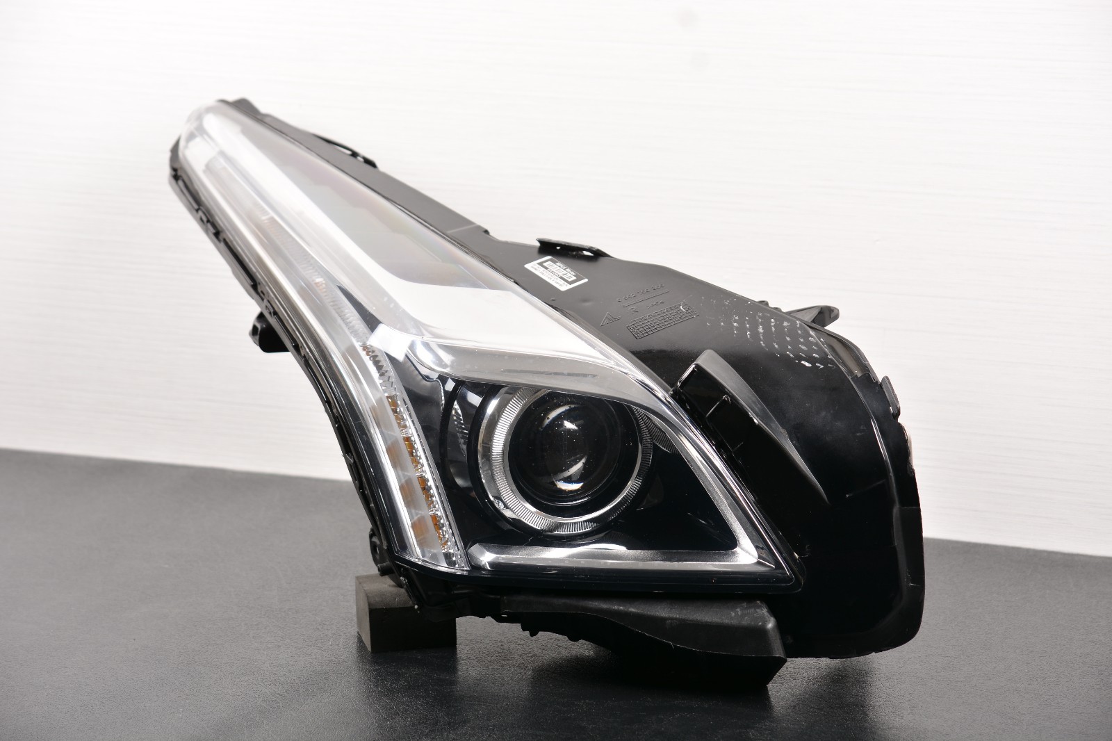 Nice 2015-2019 Cadillac CTS Headlight Xenon HID RH Right Passenger Side OEM