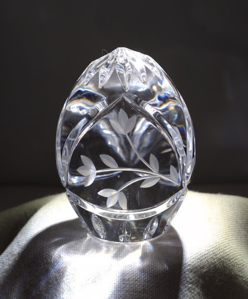 Sullivans Vintage Lead Crystal Cut Glass Egg Paperweight Etched Floral Poland Sullivans Vintage Lead Crystal Cut Glass Egg Paperweight Etched Floral Poland