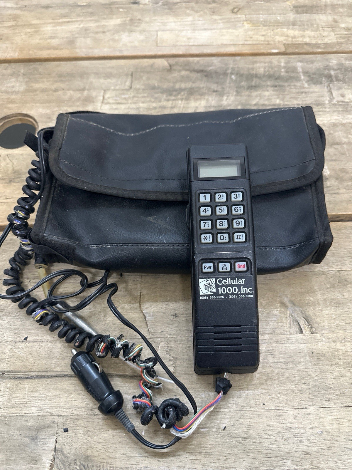Vintage Analog Bag Phone / Car Phone - Cellular 1000 Handset Vintage Analog Bag Phone / Car Phone - Cellular 1000 Handset