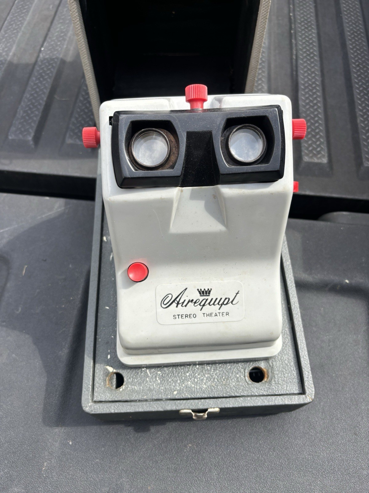 Airequipt Stereo Theater WILL WORK */ WITH CASE - Classic Vintage Not Tested Airequipt Stereo Theater WILL WORK */ WITH CASE - Classic Vintage Not Tested