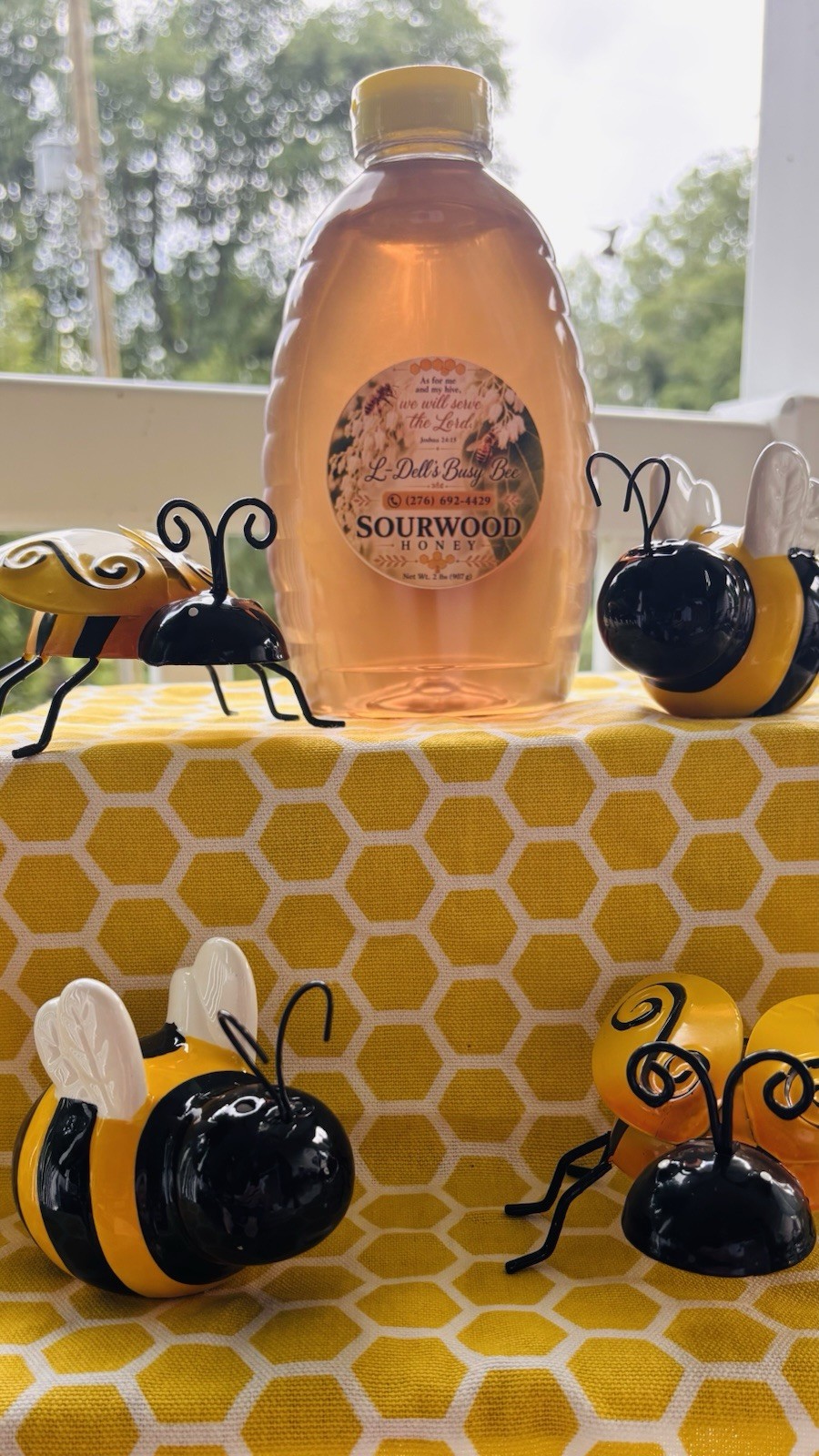 Sourwood Honey from the Blue Mountains of Virgina (2.lb) Sourwood Honey from the Blue Mountains of Virgina (2.lb)