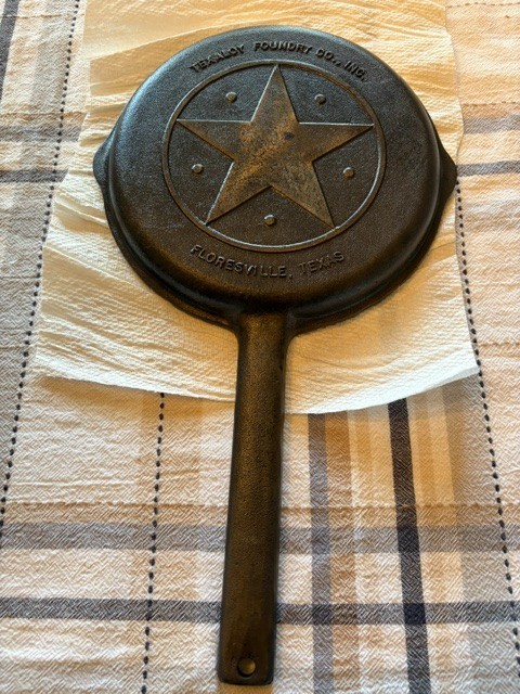 Very Rare-Texaloy Foundry Co. Hinged Cast Iron Dolly's Pot and Pan, Campfire Set
