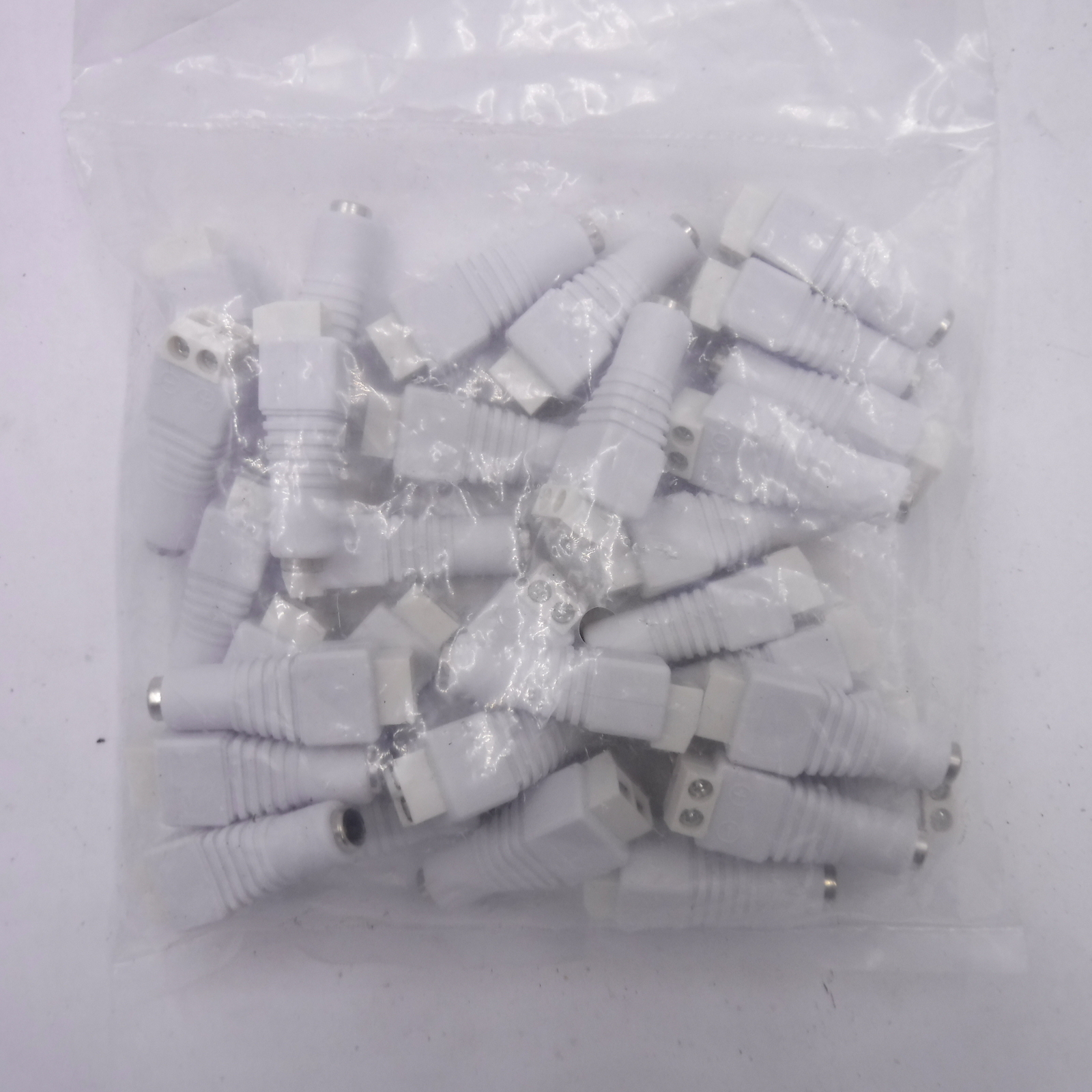 30 Pack Hunter Douglas Screw Terminal To Barrel Connector Female