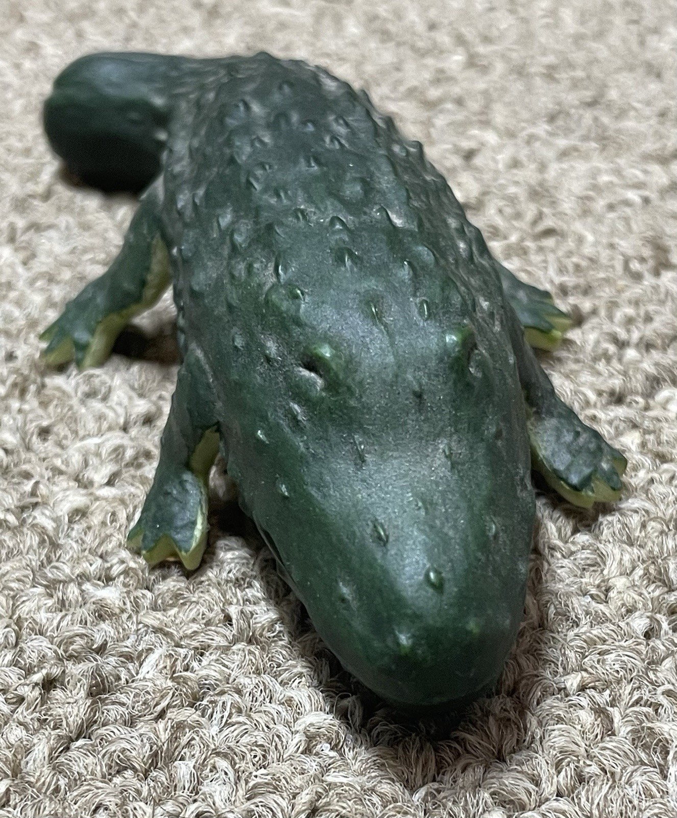 Enesco Home Grown CUCUMBER ALLIGATOR 4009278 Figurine 2007 Enesco Home Grown CUCUMBER ALLIGATOR 4009278 Figurine 2007