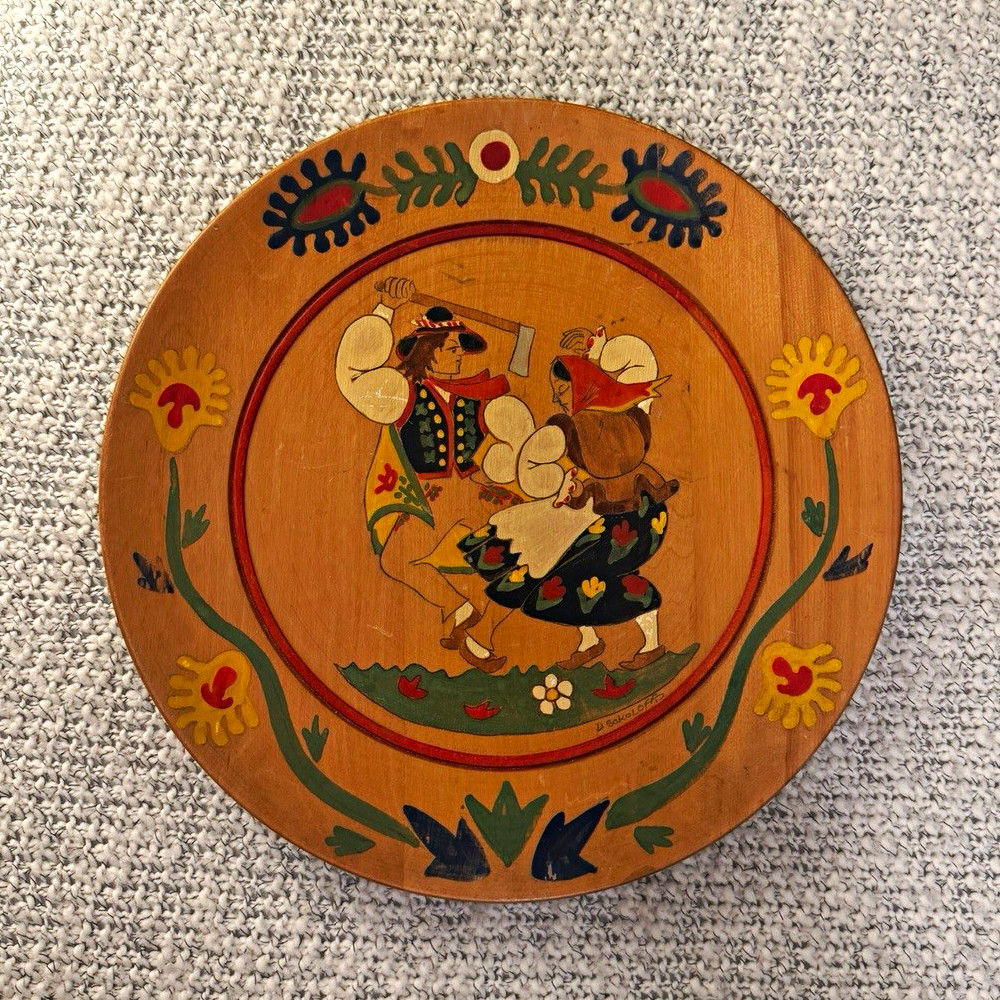Rare Antique Leonid Sokoloff Hand-Painted Folk Art Wood Round Wall Plaque Rare Antique Leonid Sokoloff Hand-Painted Folk Art Wood Round Wall Plaque