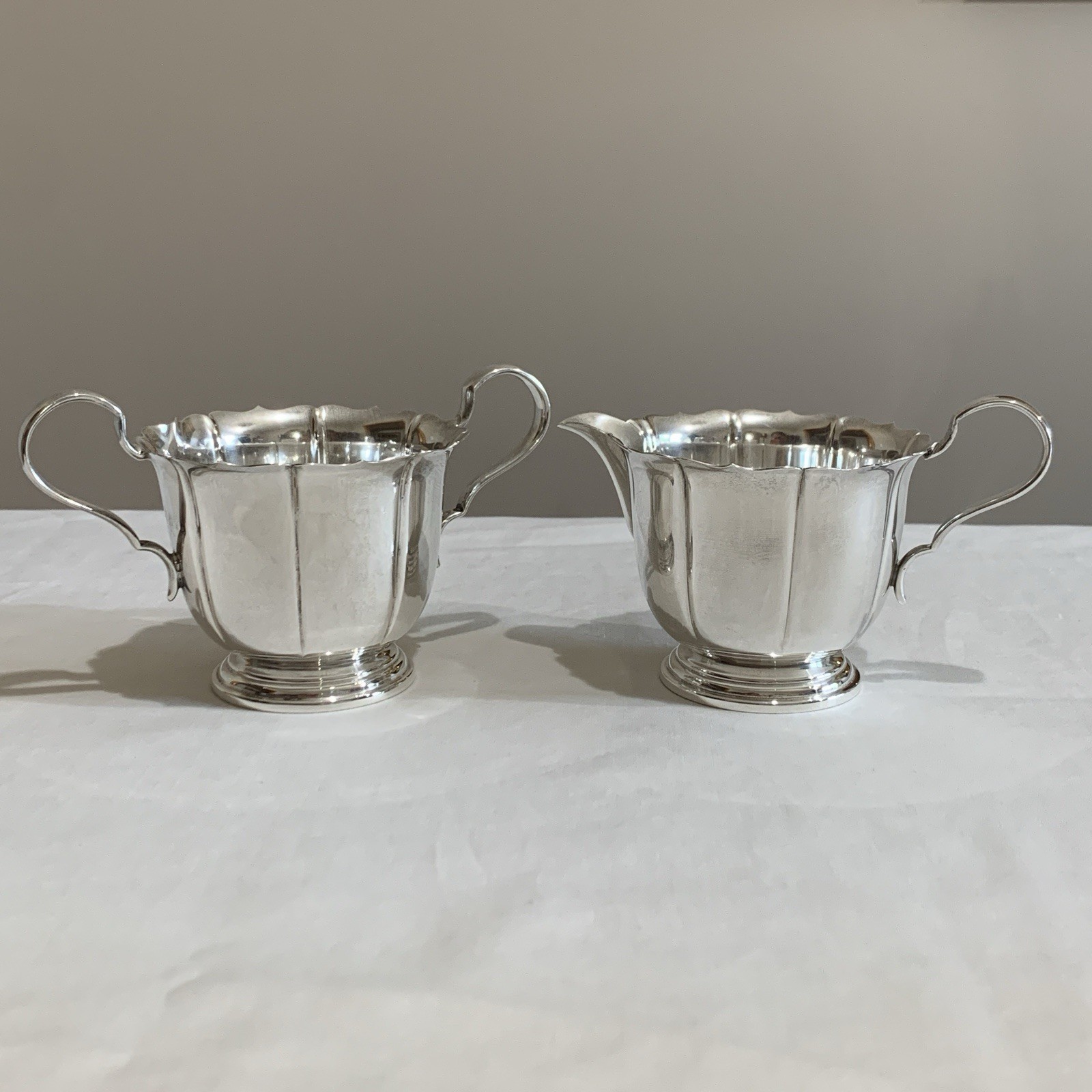 Lunt Sterling Silver Creamer & Sugar Set Early Dublin Design Circa 1720 742-D