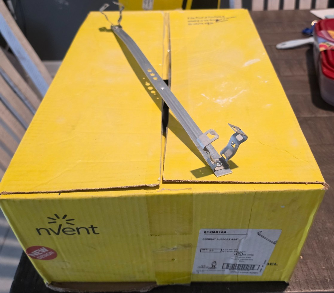Nvent Caddy 812MB18A Conduit Support New 25pk Nvent Caddy 812MB18A Conduit Support New 25pk