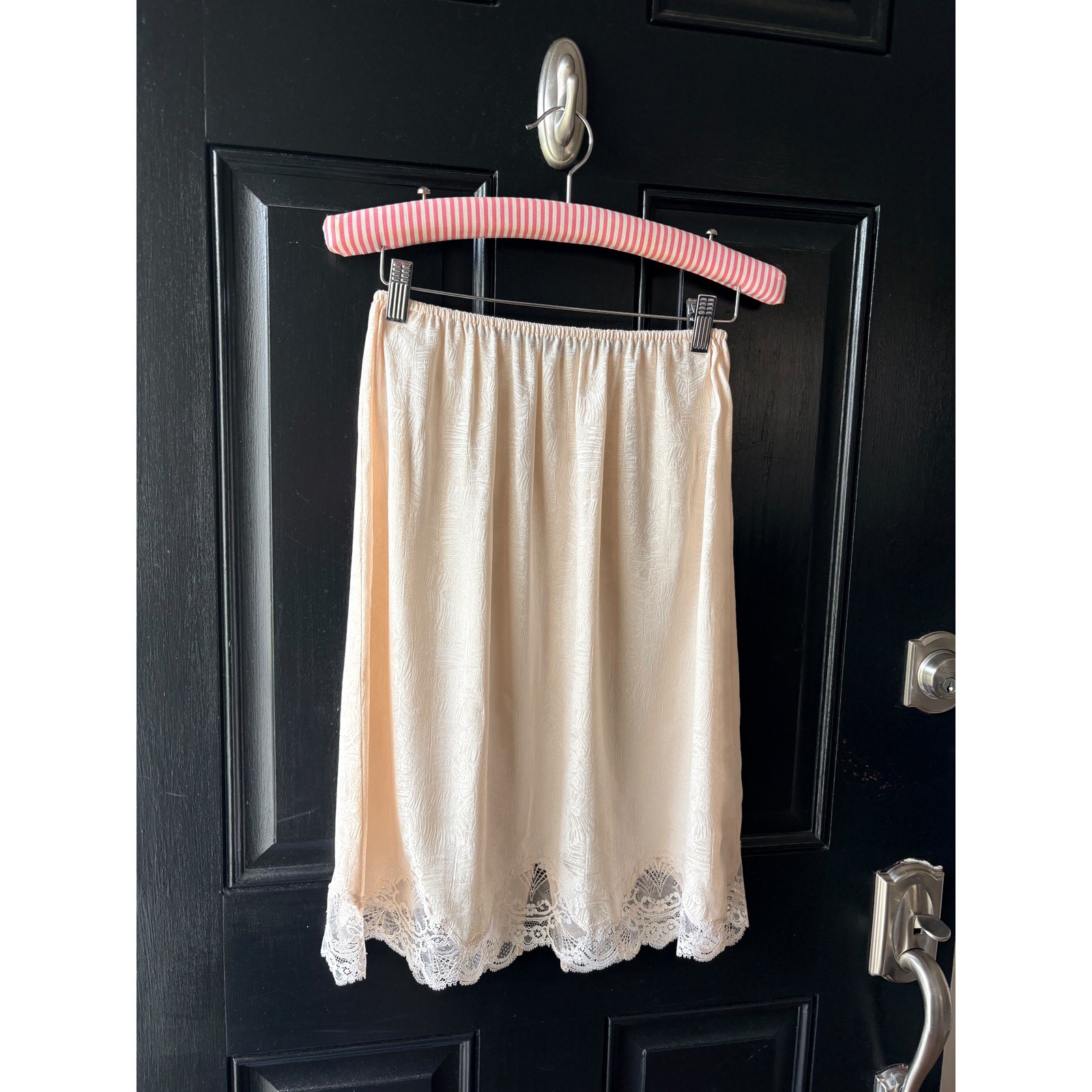 VTG Adagio Pale Pink 100% Silk Lace Slip Skirt Size L VTG Adagio Pale Pink 100% Silk Lace Slip Skirt Size L
