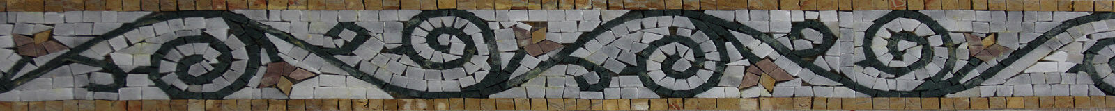 Continuous Wavy Circular Trunk Border Marble Mosaic