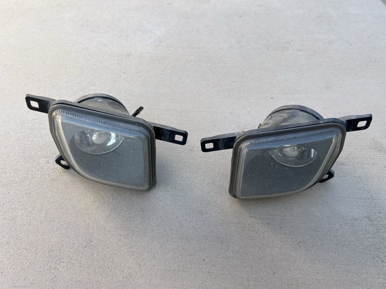 2004-2008 CHRYSLER CROSSFIRE DRIVER & PASSENGER SET PAIR SIDE FOG LIGHT LAMP 2004-2008 CHRYSLER CROSSFIRE DRIVER & PASSENGER SET PAIR SIDE FOG LIGHT LAMP