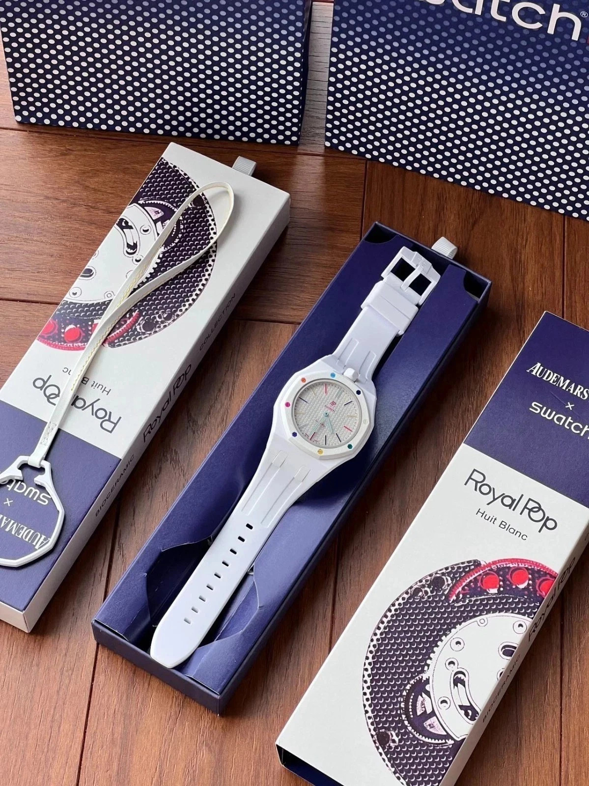 Swatch x Audemars Piguet Royal Pop Pocket Watch Huit Blanc WITH strap